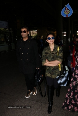 Bollywood Celebrities Spotted at Airport - 29 of 34