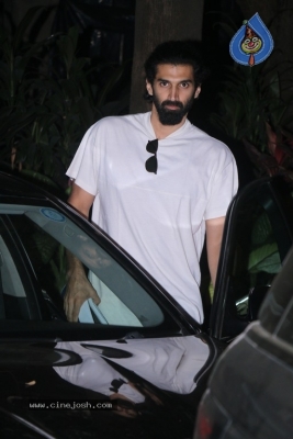 Bollywood Celebrities Spotted at Airport - 5 of 8