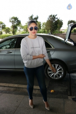 Bollywood Celebrities Spotted at Airport Photos - 11 of 27