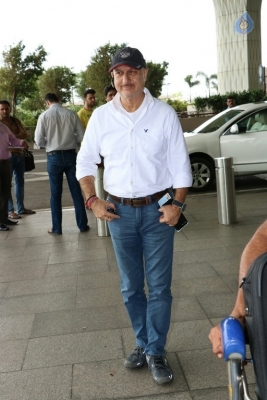 Bollywood Celebrities Spotted at Airport Photos - 25 of 27