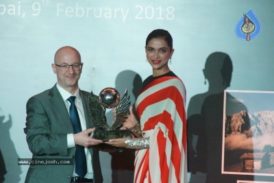 Bollywood celebs At Red Carpet Of Volare Awards 2018 - 3 of 21