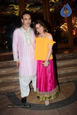 Bollywood Celebs Attend Saudamini Mattu Wedding Reception - 41 of 51