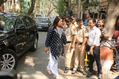 Sridevi Death- Celebs Visit Anil Kapoor Set 2 - 14 of 15