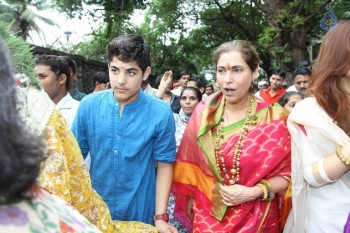 Bollywood Stars at Ganpati Visarjan Event - 8 of 31