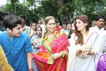 Bollywood Stars at Ganpati Visarjan Event - 19 of 31