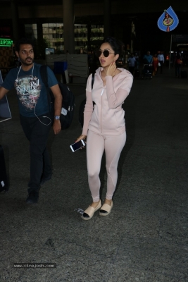 Bollywood Top Actresses Spotted at Airport - 31 of 42