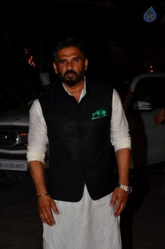 Celebrities at Akshay Kumar Hosted Diwali Party 2015  - 7 of 42