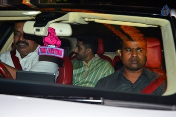 Celebrities at Akshay Kumar Hosted Diwali Party 2015  - 24 of 42