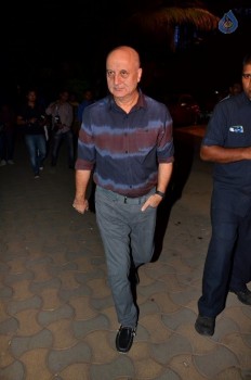 Celebrities at Akshay Kumar Hosted Diwali Party 2015  - 35 of 42