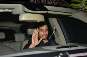 Celebrities at Akshay Kumar Hosted Diwali Party 2015  - 37 of 42