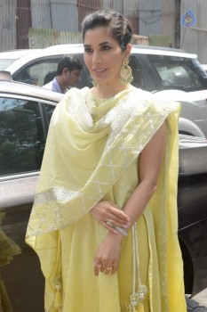 Celebrities at Bipasha Basu Mehndi Ceremony - 18 of 41