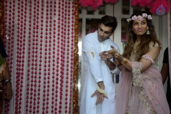 Celebrities at Bipasha Basu Mehndi Ceremony - 19 of 41