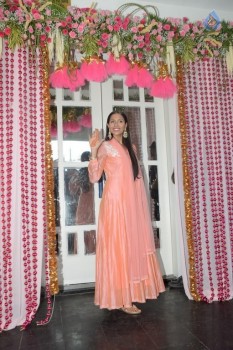 Celebrities at Bipasha Basu Mehndi Ceremony - 26 of 41