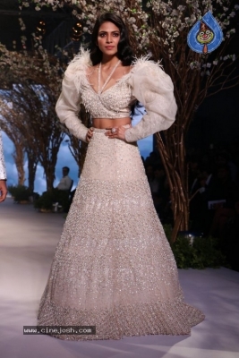 Celebrities at Bombay Times Fashion Week - 36 of 55