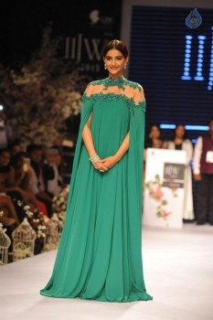 Celebrities at IIJW 2015 Show - 14 of 102