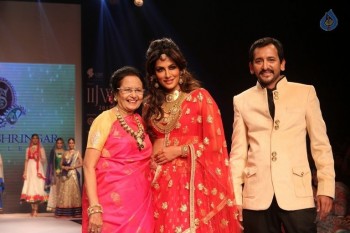 Celebrities at IIJW 2015 Show - 29 of 102