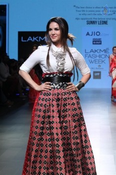 Celebrities at LFW Summer Resort 2016 - 9 of 61