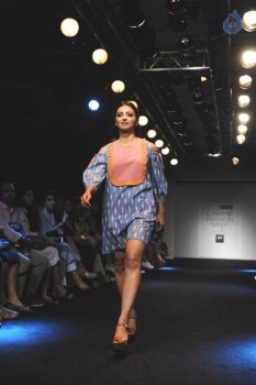 Celebrities at LFW Summer Spring 2016 Day 2 - 27 of 54