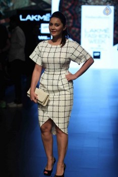Celebrities at LFW Summer Spring 2016 Day 2 - 42 of 54