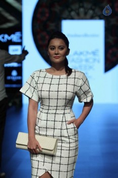 Celebrities at LFW Summer Spring 2016 Day 2 - 53 of 54
