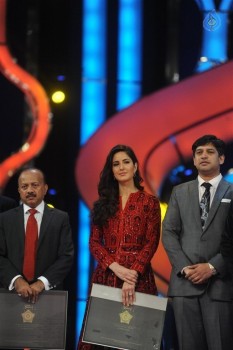 Celebrities at Mumbai Police Melawa Umang 2016 - 15 of 111