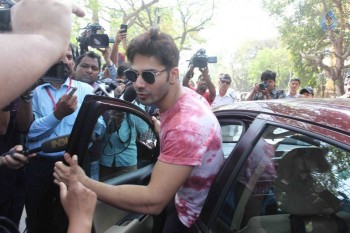Celebrities Cast Their Vote in BMC Election 2017 - 14 of 54