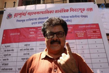 Celebrities Cast Their Vote in BMC Election 2017 - 21 of 54