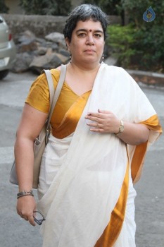 Celebrities Cast Their Vote in BMC Election 2017 - 38 of 54