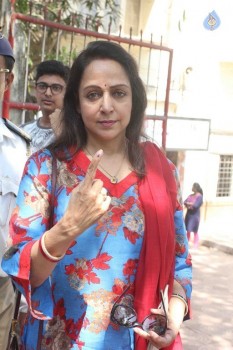 Celebrities Cast Their Vote in BMC Election 2017 - 42 of 54