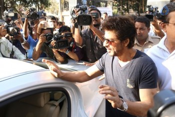 Celebrities Cast Their Vote in BMC Election 2017 - 53 of 54