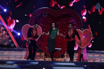 Celebrities Perform at Umang 2017 Show - 33 of 97