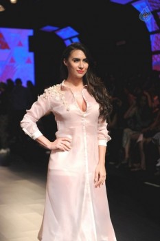 Celebrities Snapped on Day 3 of LFW Summer Resort 2016 - 22 of 57