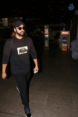 Celebrities Spotted at Airport - 23 of 41
