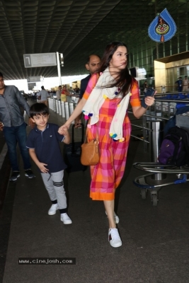 Celebrities Spotted at Airport - 2 of 21