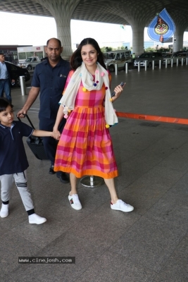 Celebrities Spotted at Airport - 4 of 21