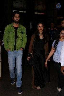 Celebrities Spotted at Airport - 15 of 21