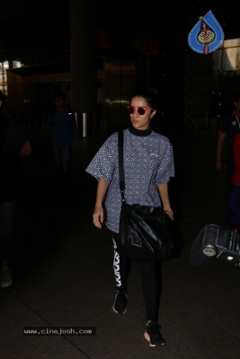 Celebrities Spotted at Airport Photos - 33 of 54