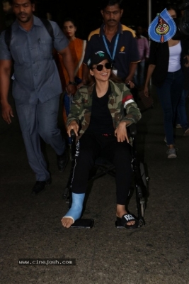 Celebrities Spotted at Airport Photos - 37 of 54