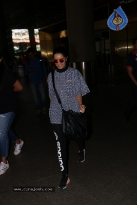 Celebrities Spotted at Airport Photos - 44 of 54