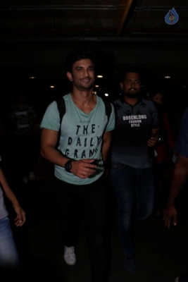 Celebrities Spotted at Mumbai Airport - 22 of 42