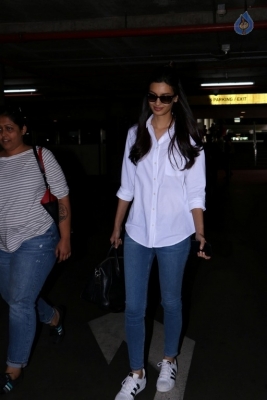 Celebrities Spotted at Mumbai Airport - 22 of 42