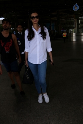 Celebrities Spotted at Mumbai Airport - 23 of 42