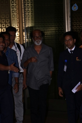 Celebrities Spotted at Mumbai Airport - 25 of 42