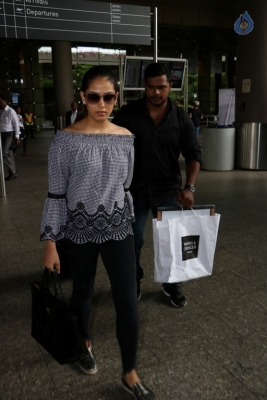 Celebrities Spotted at Mumbai Airport - 40 of 42