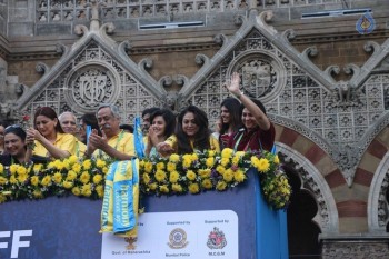 Celebrities Spotted at The Mumbai Marathon 2017 - 15 of 26