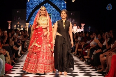 Celebrities Walks On Ramp at IIJW 2017 - 21 of 27