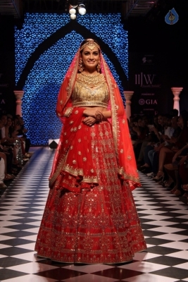 Celebrities Walks On Ramp at IIJW 2017 - 23 of 27