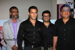 Celebs at The Premiere of Chillar Party - 16 of 42