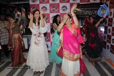 Deepika Padukone Promote Padmavati Film - 5 of 17