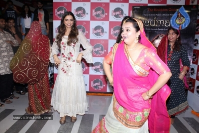 Deepika Padukone Promote Padmavati Film - 10 of 17